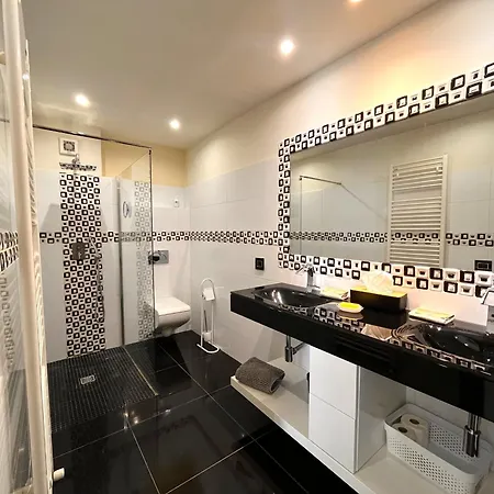 Elegant With Sea View And Apartmán Menton